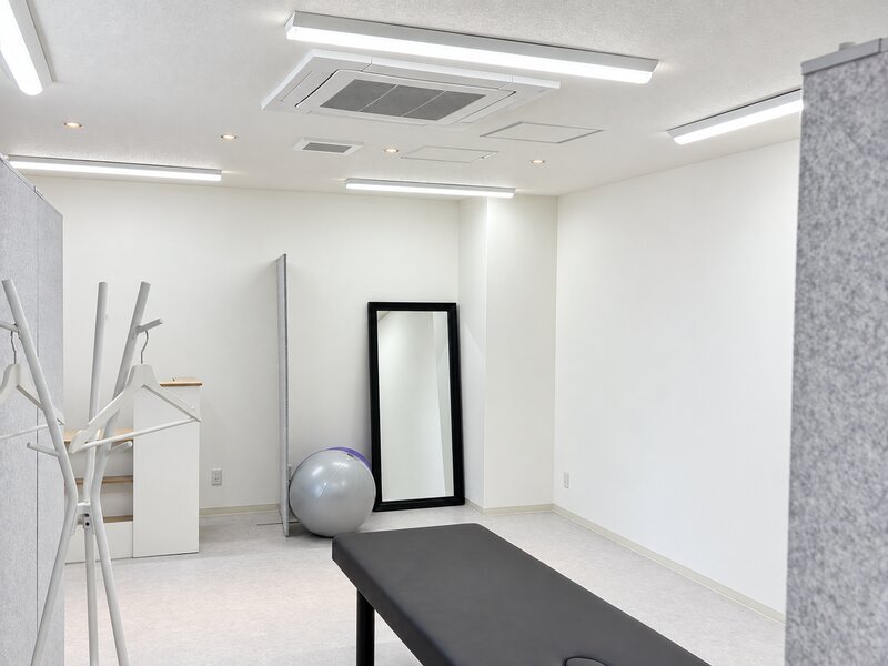 神戸三宮店の店内